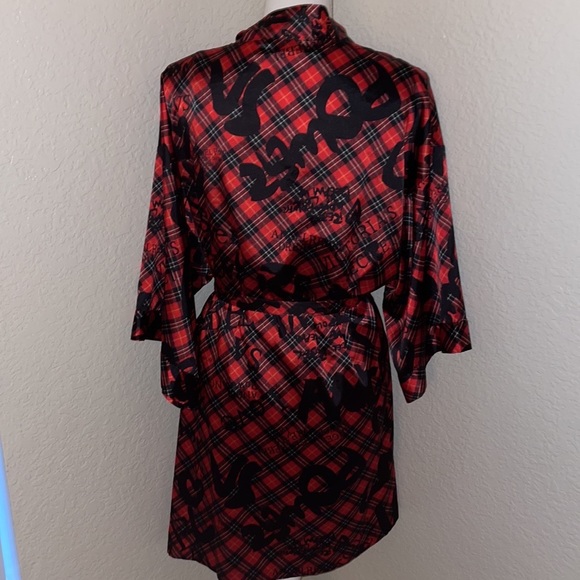 VS silk Robe - Picture 2 of 4